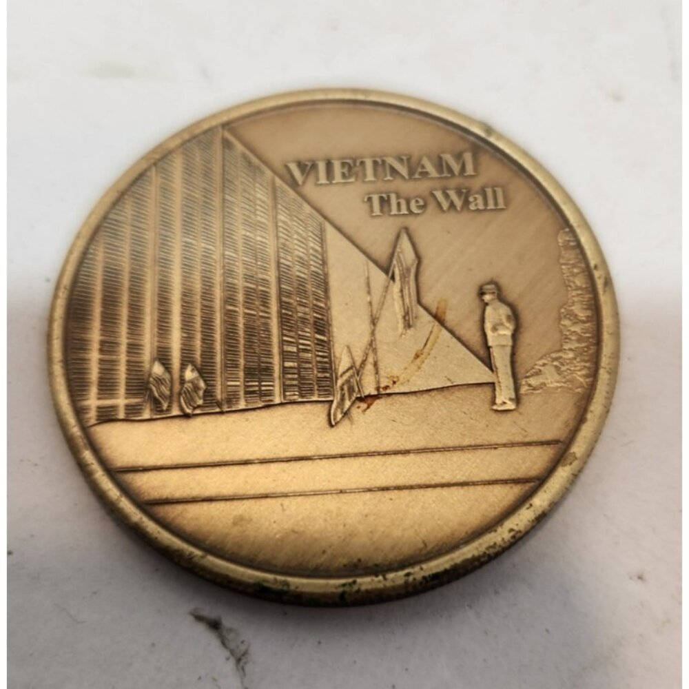 Vtg American Legion Vietnam The Wall Memorial Challenge Coin Medallion